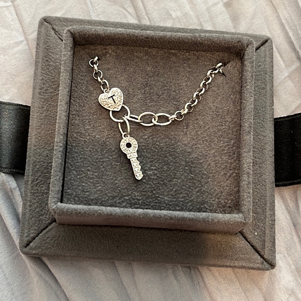 NIB Diamond Lock and Key Necklace